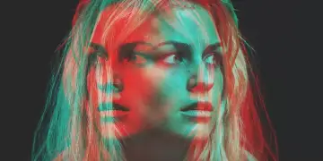 Skizofrenia: Një psikologe zbulon 2 shenja të hershme që duhet të na shqetësojnë