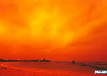 Pamje APOKALIPTIKE në Greqi! Kreta mbulohet nga pluhuri afrikan, qielli bëhet i kuq