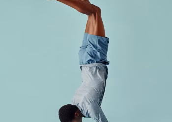 Alarm për Lululemon/ Autoritetet hetojnë për përbërës të rrezikshëm në produkte