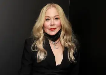 Christina Applegate në spital pas komplikimeve me sklerozën multiple, përkeqësohet gjendja shëndetësore