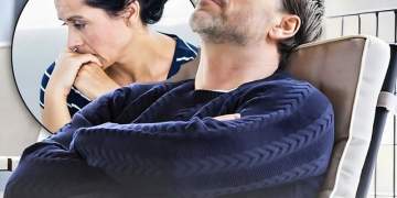 Në çfarë moshe ndihemi më të palumtur? Ja çfarë thonë studimet