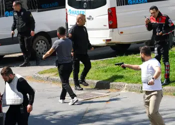 Të shtëna me armë pranë konsullatës izraelite në Stamboll, disa të plagosur