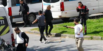 Të shtëna me armë pranë konsullatës izraelite në Stamboll, disa të plagosur