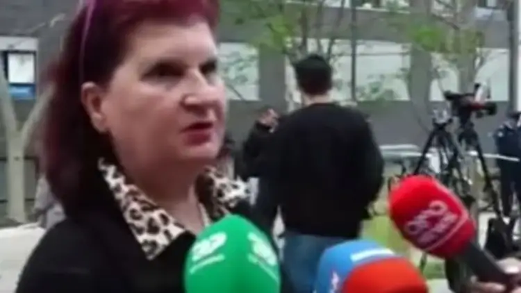 Zjarri në pallatin shumëkatësh pranë QSUT/ Qytetarja kërkon shoqen e saj: Jetonte vetëm, e ka celularin të fikur