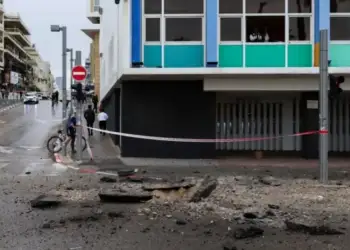 Të paktën tre të plagosur pas sulmeve raketore iraniane mbi Tel Aviv