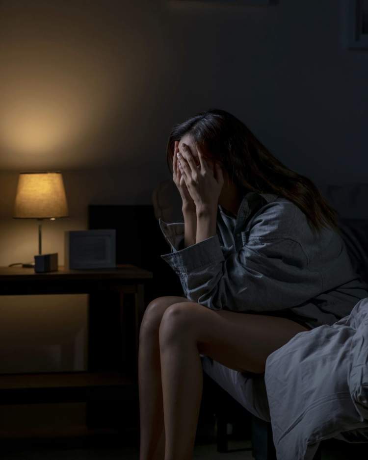 Zgjoheni të lodhur edhe pas një gjumi të gjatë? Ja pse ndodh