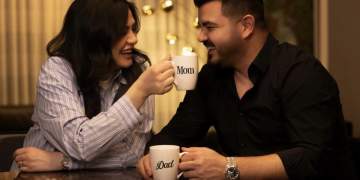 Surprizëë! Këngëtarja e njohur në pritje të ëmbël!