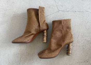 Para në këmbë! Njihuni me Coin heels nga Vetements