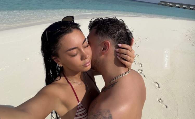 Dj Geek s’fshihet më! Ndan foto romantike me partneren nga pushimet