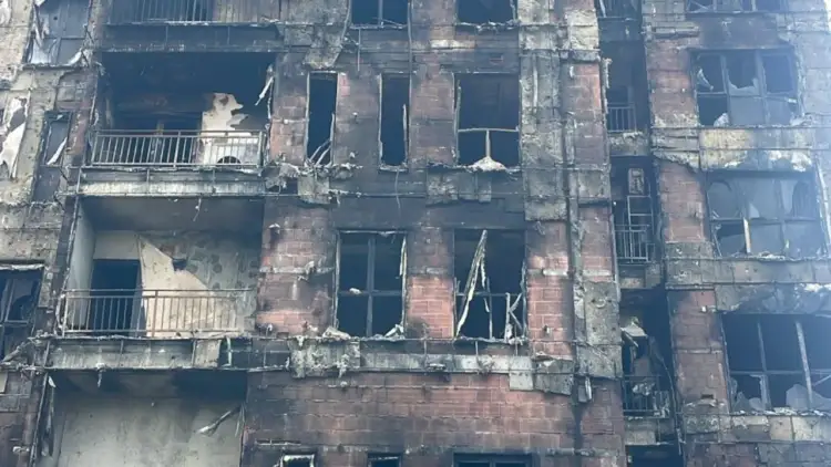 Zjarri në pallatin në Tiranë/ Pranga katër personave, shpallet në kërkim administratori i firmës