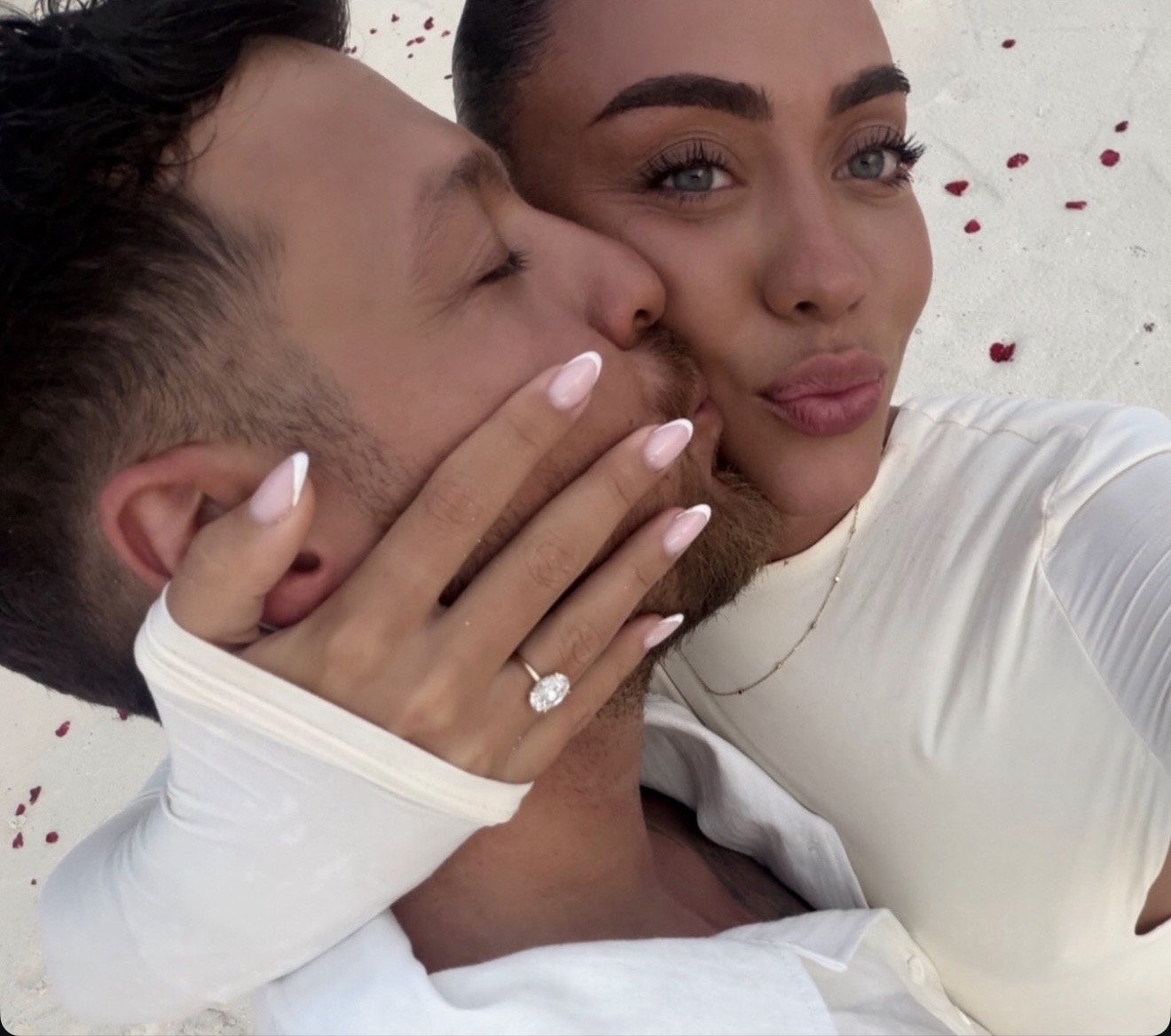 Ajo tha PO! Dj Geek i propozon për martesë partneres