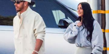 Nga Tokio në Coachella: momentet që konfirmojnë romancën mes Kim Kardashian dhe Lewis Hamilton