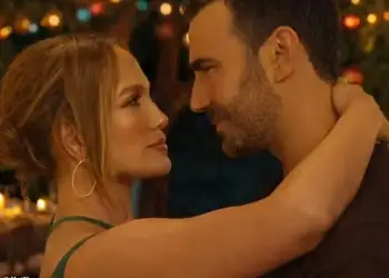 Jennifer Lopez: Brett Goldstein, puthësi më i mirë në ekran