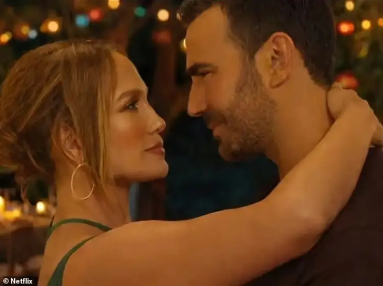 Jennifer Lopez: Brett Goldstein, puthësi më i mirë në ekran