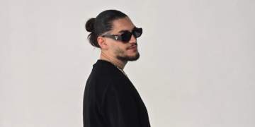 Adioni në një lidhje me këtë këngëtare të njohur?