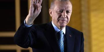 Erdogan shkarkon zëvendësministrin e Arsimit pas sulmeve tragjike në shkolla