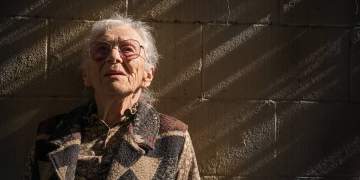 Rënia e qelizave T: arsyeja pse imuniteti dobësohet me kalimin e viteve