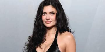 Kylie Jenner përballet me padi për ngacmim dhe diskriminim nga ish-punonjësja