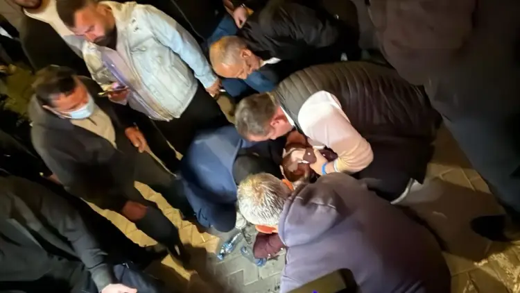 Iu hodh spraj nga Policia, humb ndjenjat në protestë Aulon Kalaja