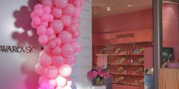Kur kristalet flasin vetë: Swarovski prezantoi Wondercolor në një mbrëmje plot stil në TEG