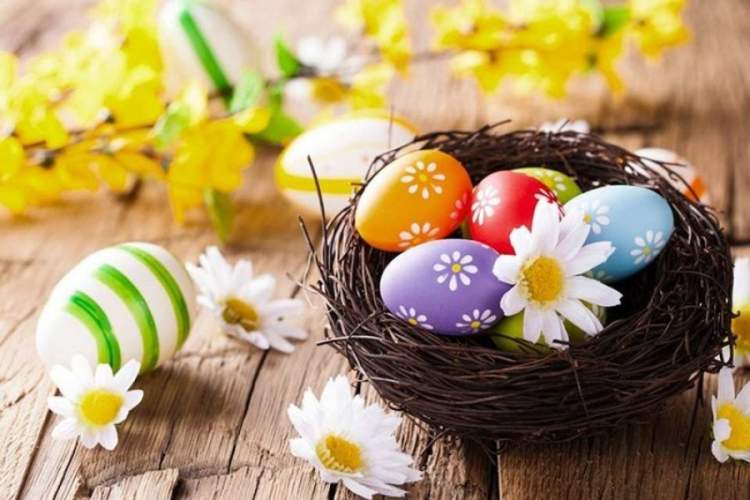 Sot besimtarët katolikë festojnë Pashkët, çfarë simbolizon kjo festë