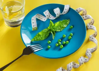 Këto janë ushqimet që na ndihmojnë të djegim dhjamin rreth barkut