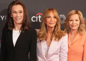 Foto/ Yjet e “Charlie’s Angels” ribashkohen për 50-vjetorin e serialit