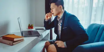 Tokio thotë “po” për pantallonat e shkurtra bermuda në punë për të kursyer energji