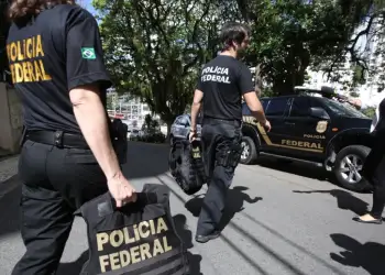 Tmerr në Brazil, vajza 5-vjeçare varroset e gjallë në një varr çimentoje nga nëna dhe njerku i saj