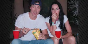 Dorë për dore dhe plot buzëqeshje në Coachella! Katy Perry & Trudeau në qendër të vëmendjes