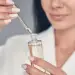 Shkenca që qëndron pas serumeve të vitaminës C: A funksionojnë ato vërtet?