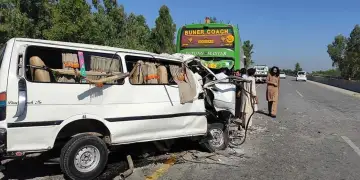 Aksident i rëndë në Pakistan, humbin jetën 17 persona dhe plagosen dhjetëra të tjerë