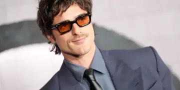 Jacob Elordi thyen heshtjen pas largimit dramatik nga “Euphoria”