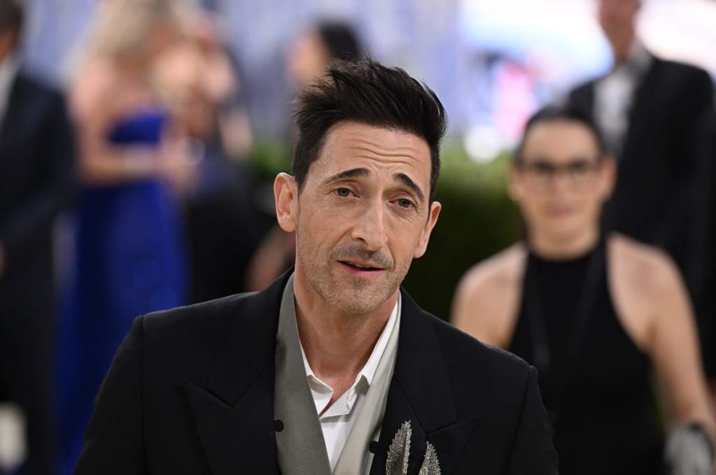 Adrien Brody rrëfen jetën në izolim në New York: “Kaloj gjashtë ditë në vetmi për t’u përqendruar te roli im”