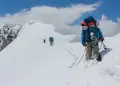 Rekord historik në Everest: 274 alpinistë ngjiten në një ditë