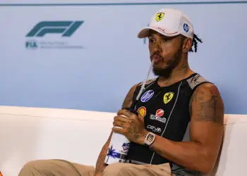 Lewis Hamilton flet për të ardhmen në Formula 1 : Harrojeni dorëheqjen