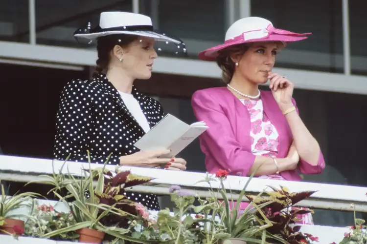 Autori Andrew Lownie zbulon arsyen e ftohjes mes Princeshës Diana dhe Sarah Ferguson