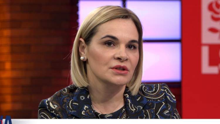 Monika Kryemadhi për Ilir Metën: Ka mbaruar ndoshta dashuria…