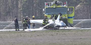 Ulje dramatike në Massachusetts, aeroplani privat humb kontrollin dhe përmbyset