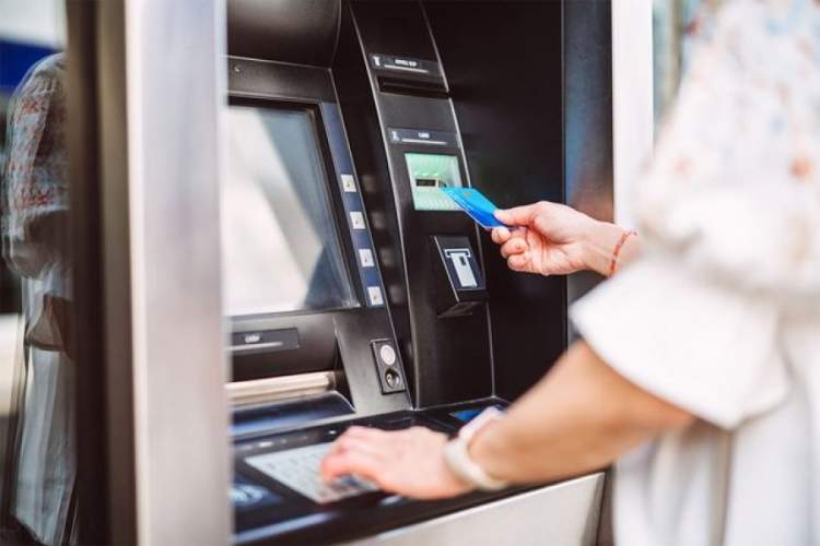 Ekspertët paralajmërojnë: Fatura e bankomatit mund të kthehet në rrezik për sigurinë tuaj
