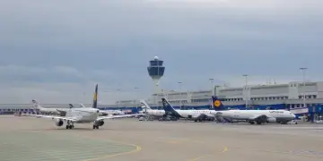 Panik në aeroportin e Athinës, avioni me 177 pasagjerë në bord bën ulje emergjente