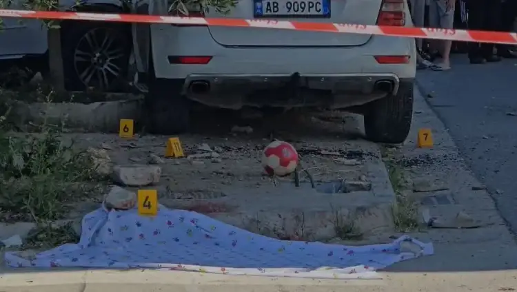 Tragjedi në Durrës, mjeti përplas për vdekje 2 të miturit dhe plagos rëndë një tjetër, arrestohet shoferi