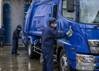 Pse japonezët i pastrojnë kamionët e tyre të mbeturinave çdo ditë: Sistemi që… na mahnit