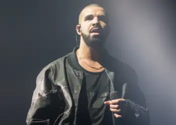 Histori në muzikë! Drake thyen rekordin e Billboard 200 dhe lë pas çdo artist tjetër