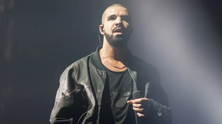 Histori në muzikë! Drake thyen rekordin e Billboard 200 dhe lë pas çdo artist tjetër