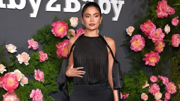 Kylie Jenner rrëfen momentin e vështirë: U panikova kur mësova se isha shtatzënë