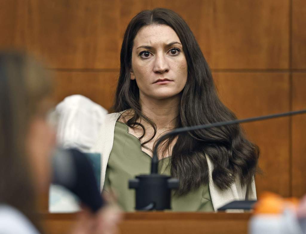 Të gjithë po flasin për Lindsay Clancy, por çfarë ndodhi vërtet? Vrau tre fëmijët e saj dhe tentoi vetëvrasjen, gjyqi që po hap debatin e madh për psikozën postpartum