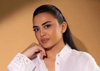 Albina Kelmendi bëhet nënë për herë të parë, zbulon emrin e veçantë të djalit