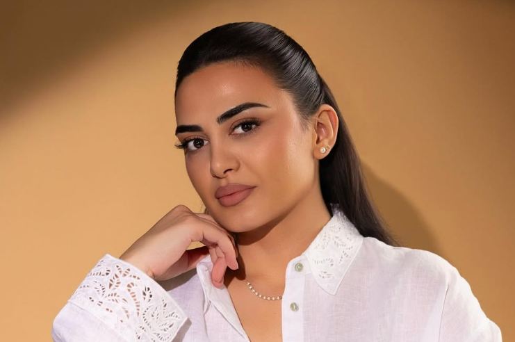 Albina Kelmendi bëhet nënë për herë të parë, zbulon emrin e veçantë të djalit