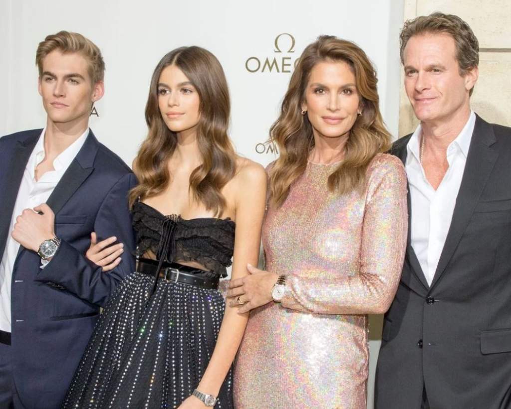 Tragjedi në familjen e supermodeles Cindy Crawford, ndahet nga jeta në moshën 27-vjeçare djali i saj Presley Gerber